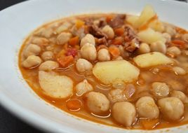 Garbanzos con chorizo (guiso rápido)