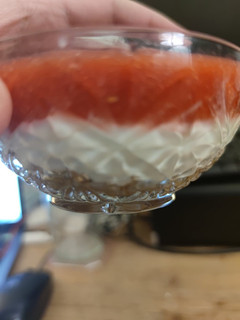 Foto principal de Vasitos de crema de queso de cabra y mermelada de tomate