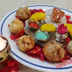 A picture of Modak (मोदक).
