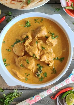 A picture of Chicken Korma.