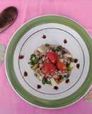 Insalata colorata di orzo e verdurine miste