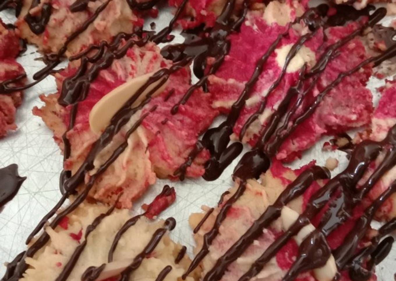 Samprit susu red velvet almond flake 😎