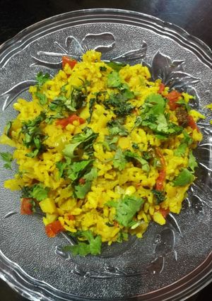 વઘારેલી ખીચડી (vaghareli khichdi recipe in gujarati) રેસીપી મુખ્ય ફોટો