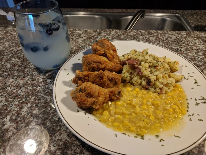 Easy Way Make Fried honey 🍊 chicken drummetes and parsley potatoes with corn the Awesome  Can spoil the tongue