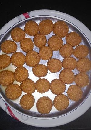 ચુરમાના લાડુ (Churma Ladoo Recipe In Gujarati) રેસીપી મુખ્ય ફોટો