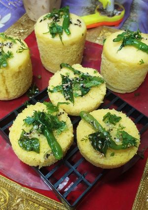 गिलास ढोकला(glass dhokla recipe in hindi) रेसिपी मुख्य फोटो