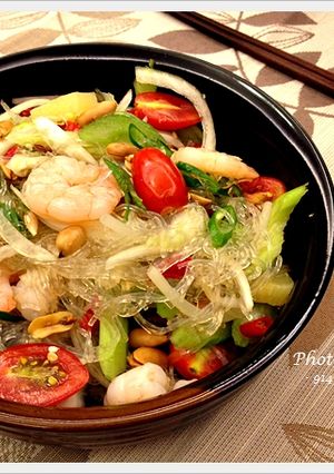 泰式冬粉沙拉 。Thai Bean Noodle Salad 的食譜成品照片