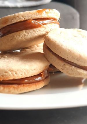 Una foto de Alfajores de nuez