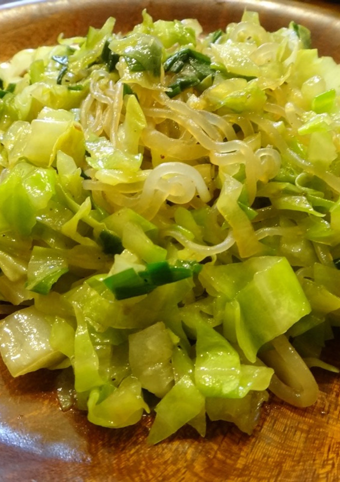 Una foto de Fideos Shirataki salteados