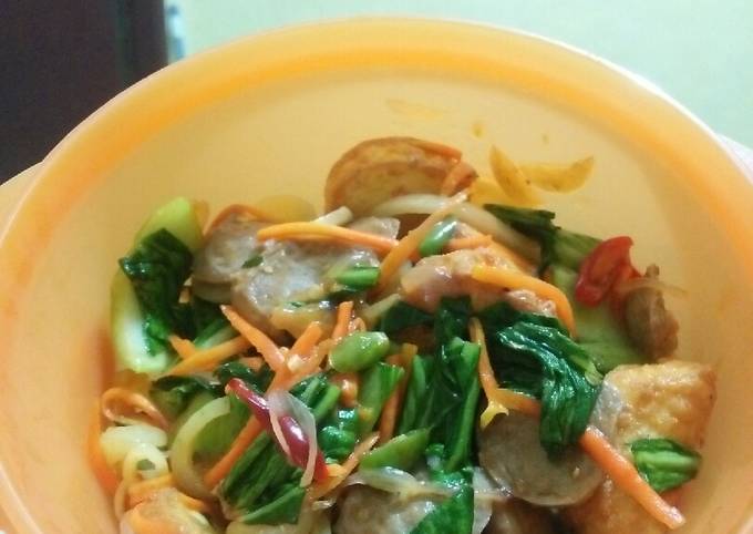 Tofu bakso sayur asam pedas manis