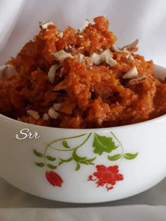 गाजर का शुगर फ्री हलवा (gajar ka sugar free halwa recipe in Hindi) रेसिपी मुख्य फोटो