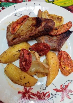 Una foto de Matambrito con Verduras al Horno 🎉😎👌