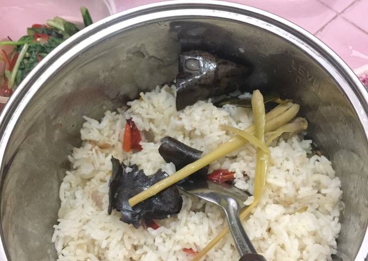 Bagaimana Membuat Nasi Liwet Ricecooker yang Lezat