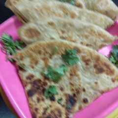 A picture of Aloo paratha.