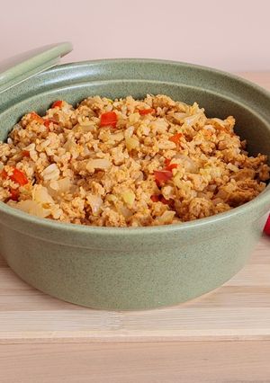 Una foto de Salteado de vegetales con soja texturizada y yamaní