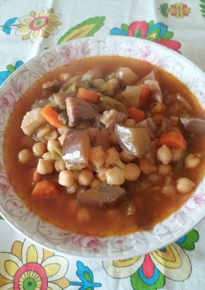 Una foto de Guiso de garbanzos con verduras
