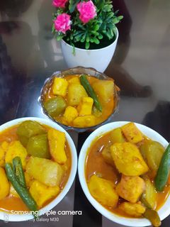 আলু পটল পনির ডালনা (aloo potol paneer dalna recipe in Bengali) রেসিপির প্রধান ছবি
