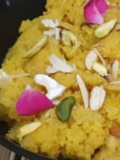 લીલી ખારેક નો હલવો(kharek no halvo recipe in gujarati રેસીપી મુખ્ય ફોટો