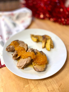 Una foto de Solomillo de cerdo en salsa de vino blanco