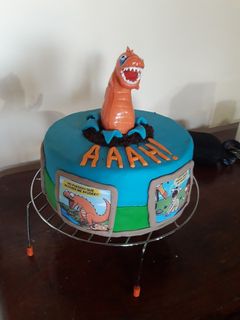Una foto de Torta de cumpleaños(receta de bizcochuelo, ideas de rellenos)