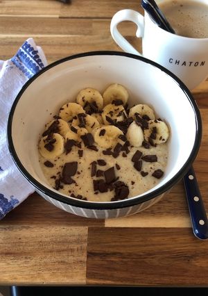 Une photo de Porridge chocolat banane