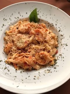 Una foto de Pasta con camarones