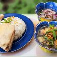 Cơm gà luộc và canh gà lá giang