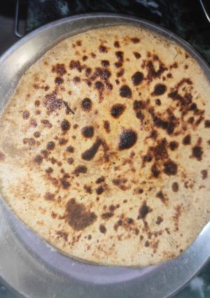 आलू का पराठा (aloo ka paratha recipe in Hindi) रेसिपी मुख्य फोटो