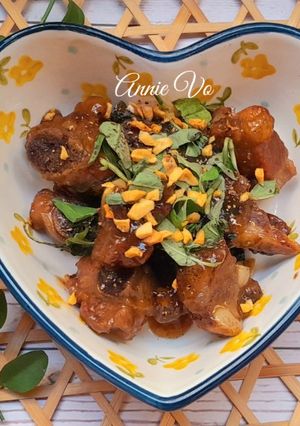 Hình của món Sườn rim tắc.