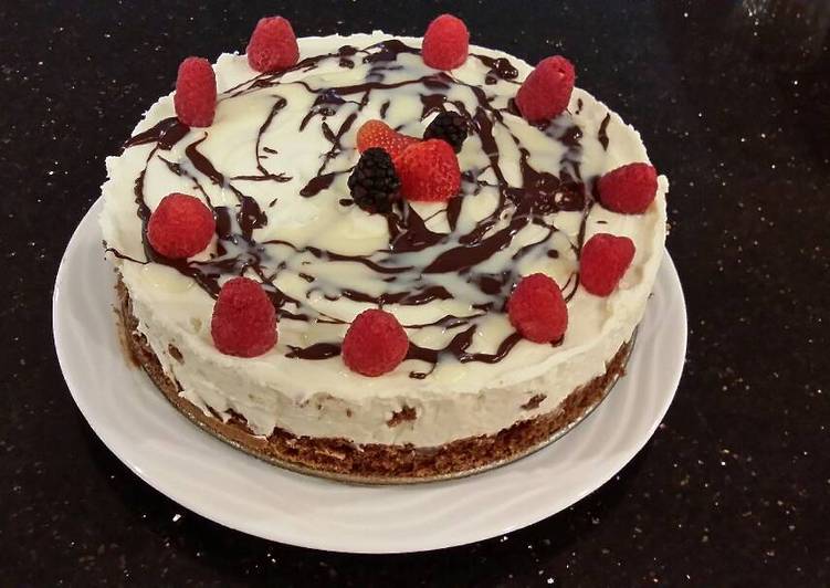 Recipe of Speedy White Chocolate Mousse Cheesecake with a Fudge Brownie Crust