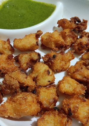 A picture of Delicious Dahi ke Pakore.