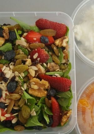 A picture of Baby Spinach Quinoa Salad with Strawberries.
