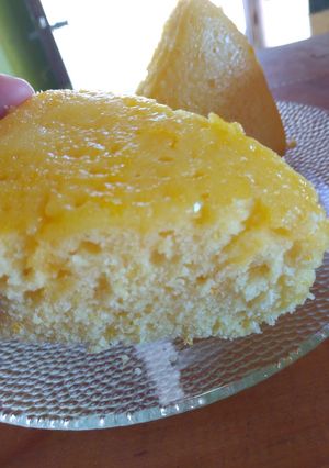 Una foto de 🍰Bizcochuelo húmedo de NARANJA😍🍊