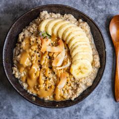 Peanut butter and banana protein oatmeal 🥣💪🏻 A picture of Peanut butter and banana protein oatmeal 🥣💪🏻.