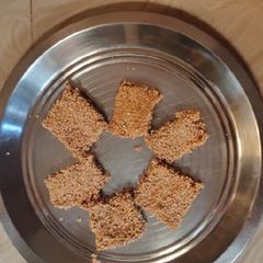 Till chikki A picture of Till chikki.