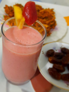 A picture of Apple Strawberry Shake.