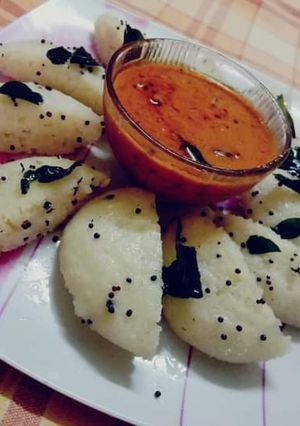 A picture of Semolina potato Idli.