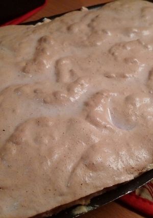 Áfonyás, eperhabos sütemény recept fotója