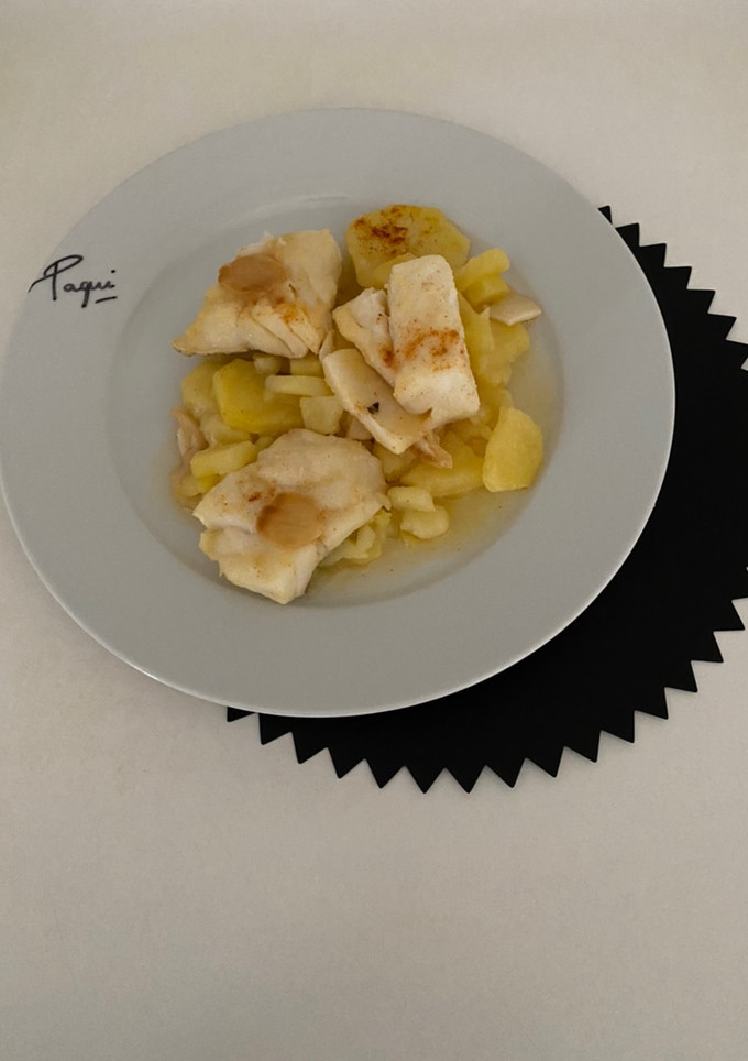 Una foto de Bacalao hervido con patata hervida