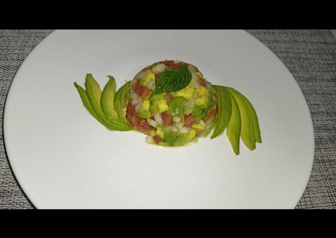 Tartare de tomate y aguacate