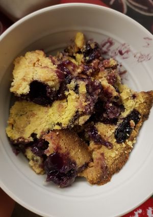 A picture of Simple blueberry crumble.