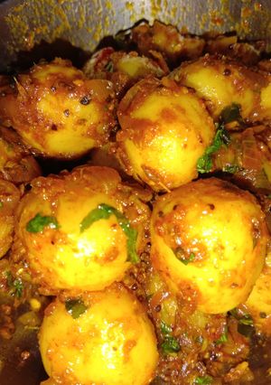 A picture of Spicy baby potatoes.