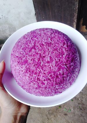 Hình của món Xôi tím lá cẩm.