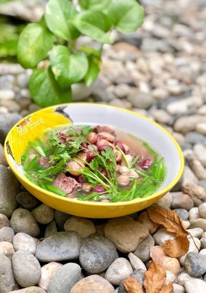 Hình của món Canh Bò Hầm Đậu.