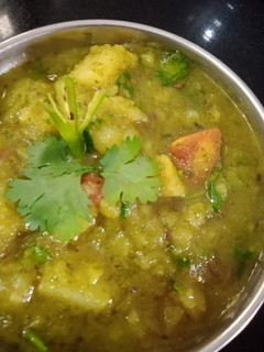 બટાકા નું શાક (Bataka Shak Recipe In Gujarati) રેસીપી મુખ્ય ફોટો