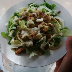 A picture of Avo and mushroom salad.