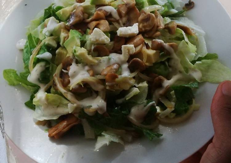 Recipe of Ultimate Avo and mushroom salad