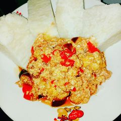 A picture of Yam and egg sauce.