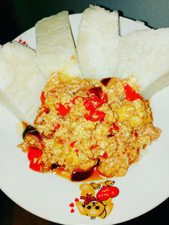 A picture of Yam and egg sauce.