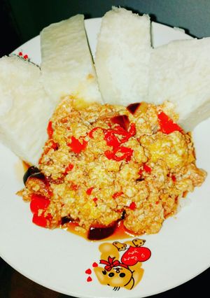 A picture of Yam and egg sauce.